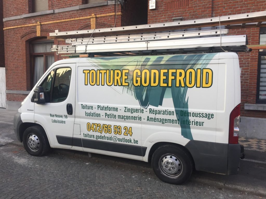 Toiture Godefroid - camionnette de votre entrepreneur en toiture dans le Hainaut